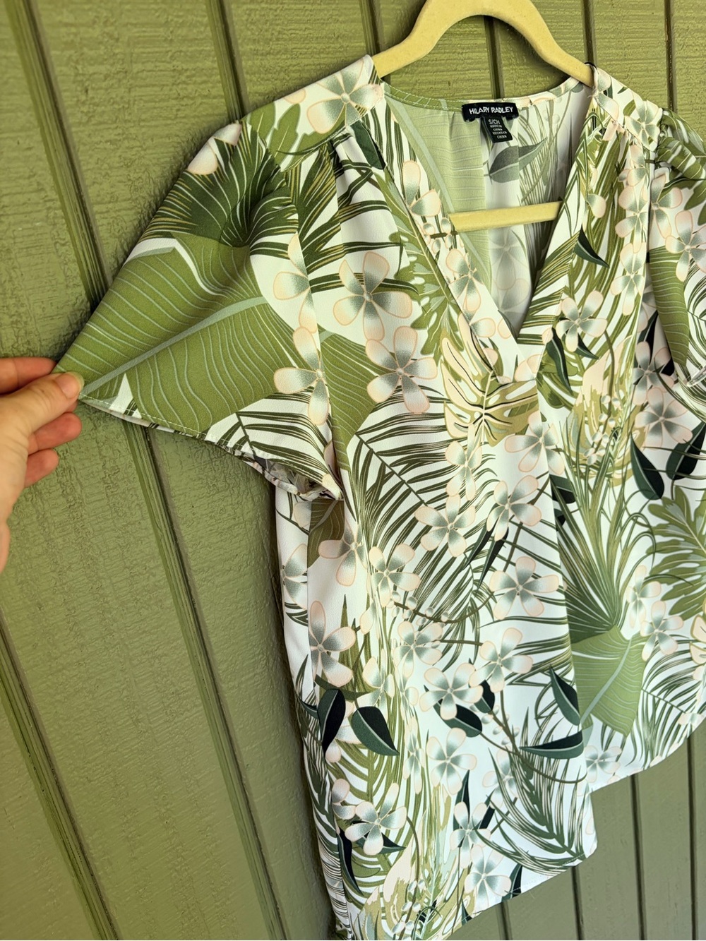 Hilary Radley Tropical Print V-Neck Blouse Small CU5517-132 Palm Leaf EUC - Picture 2 of 5
